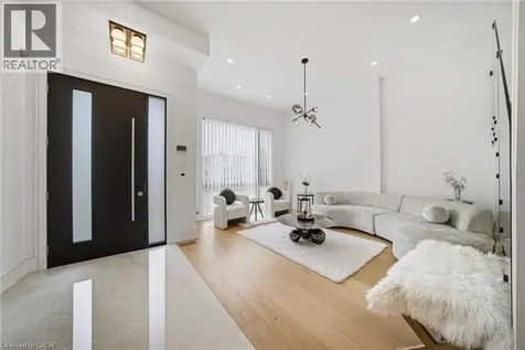 2556 Glengarry Road Mississauga ON L5C 1Y3