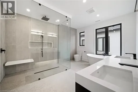 2556 Glengarry Road Mississauga ON L5C 1Y3