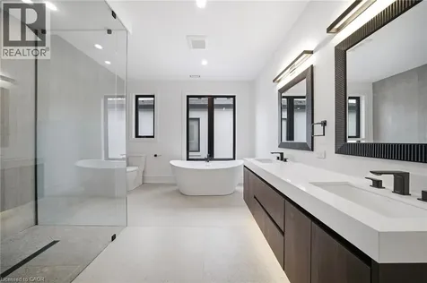 2556 Glengarry Road Mississauga ON L5C 1Y3
