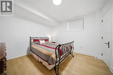 2556 Glengarry Road Mississauga ON L5C 1Y3