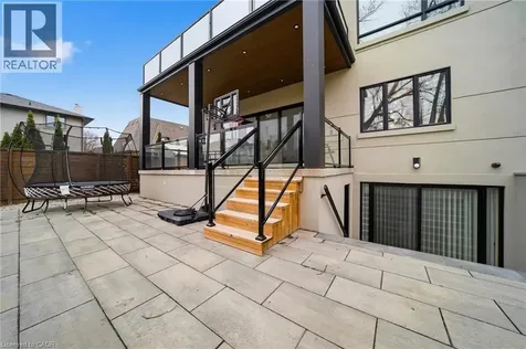 2556 Glengarry Road Mississauga ON L5C 1Y3