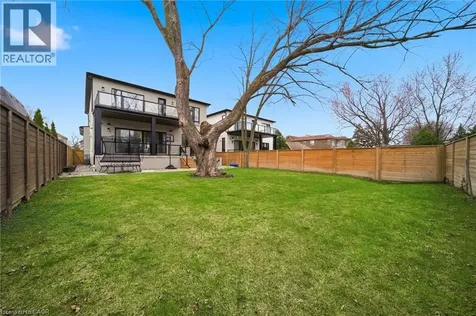 2556 Glengarry Road Mississauga ON L5C 1Y3