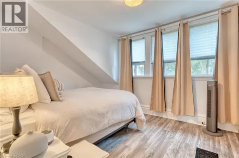 37 Cliff Avenue Hamilton ON L8V 2S1