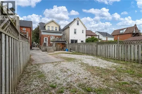 37 Cliff Avenue Hamilton ON L8V 2S1