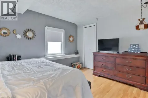 65 Craigmore Crescent North York ON M2N 2Y6