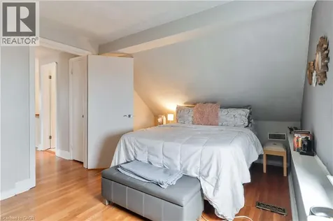 65 Craigmore Crescent North York ON M2N 2Y6