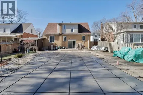 65 Craigmore Crescent North York ON M2N 2Y6
