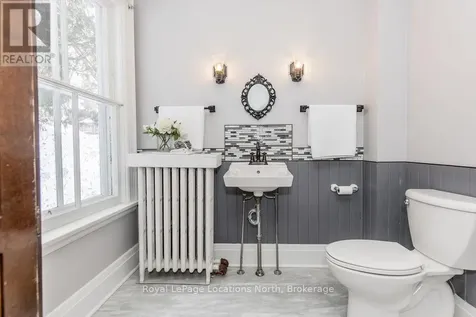 29 Tecumseth Street Orillia ON L3V 1X7