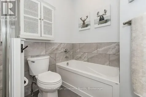 14 Berkshire Avenue Wasaga Beach ON L9Z 0G3