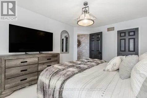 14 Berkshire Avenue Wasaga Beach ON L9Z 0G3