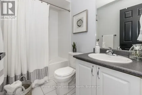 14 Berkshire Avenue Wasaga Beach ON L9Z 0G3