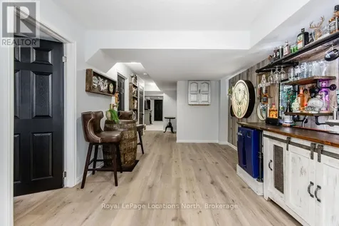 14 Berkshire Avenue Wasaga Beach ON L9Z 0G3