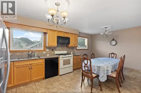 1116 Reaume Lasalle ON N9J 1C1