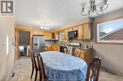 1116 Reaume Lasalle ON N9J 1C1