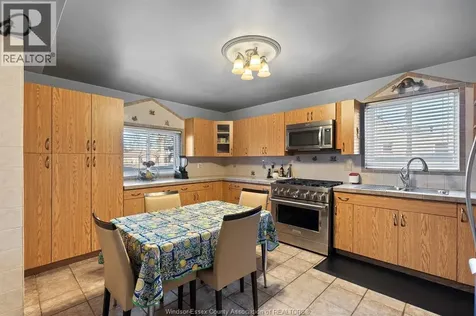 1116 Reaume Lasalle ON N9J 1C1