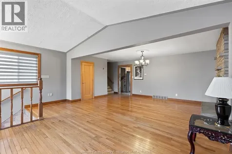 1116 Reaume Lasalle ON N9J 1C1