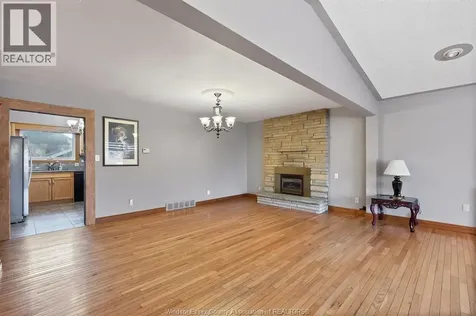 1116 Reaume Lasalle ON N9J 1C1