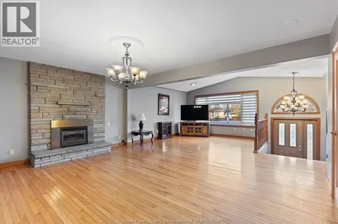 1116 Reaume Lasalle ON N9J 1C1