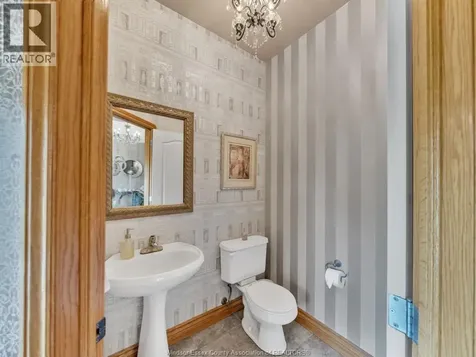 1841 Talbot Road West Kingsville ON N9Y 2E4