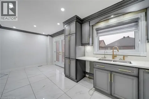 84 Andriana Crescent Markham ON L6B 0C8