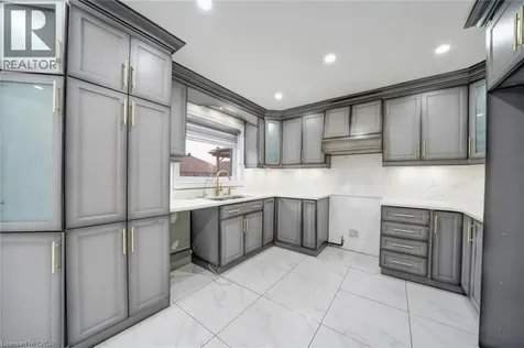 84 Andriana Crescent Markham ON L6B 0C8