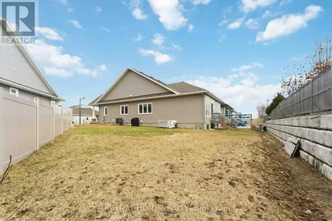 272 Maygrass Way Ottawa ON K2S 2K9
