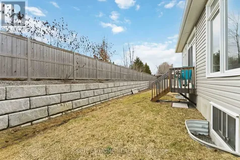 272 Maygrass Way Ottawa ON K2S 2K9