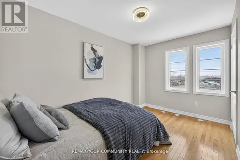 193 Zokol Drive Aurora ON L4G 0B8