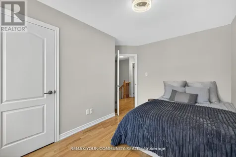 193 Zokol Drive Aurora ON L4G 0B8
