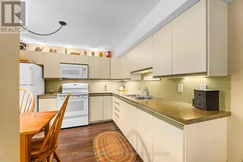24 Testa Road Uxbridge ON L9P 1M2