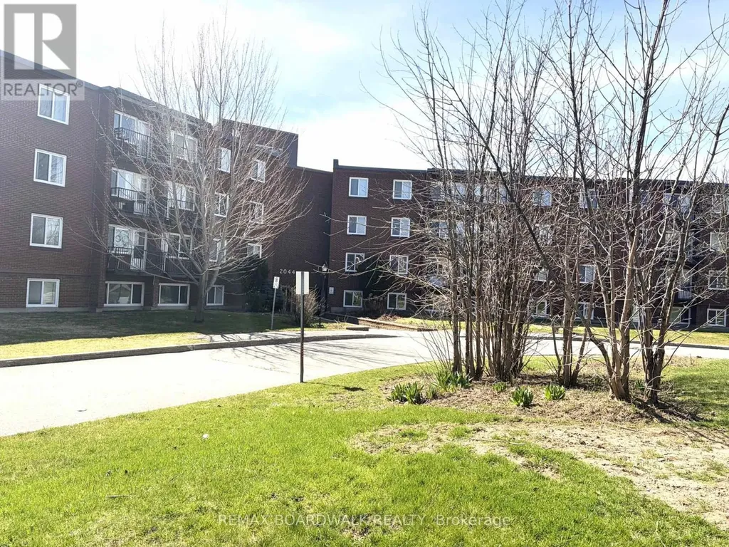 2044 Arrowsmith Drive Ottawa ON K1J 7V8