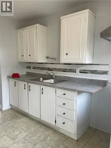 379 Holly Street Waterloo ON N2L 4G5