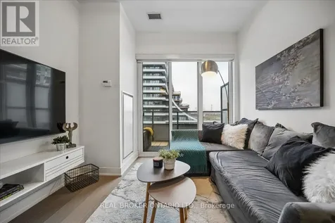 20 Shore Breeze Drive Toronto (mimico) ON M8V 0C7