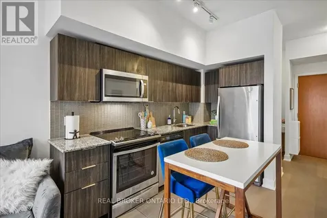 20 Shore Breeze Drive Toronto (mimico) ON M8V 0C7