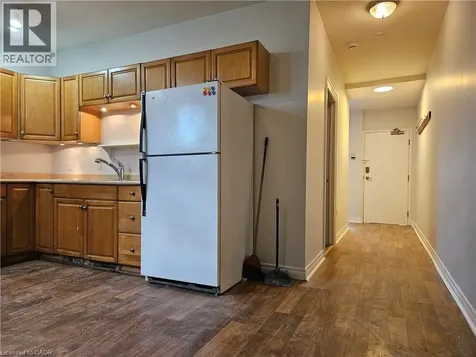216 Parkdale Avenue North Hamilton ON L8H 5X5