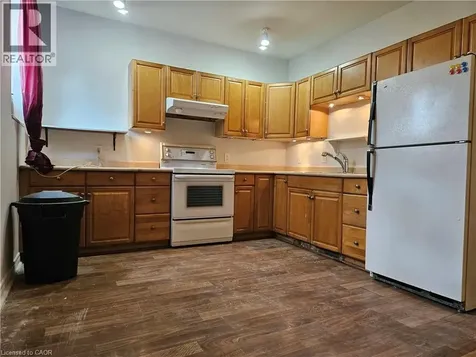 216 Parkdale Avenue North Hamilton ON L8H 5X5