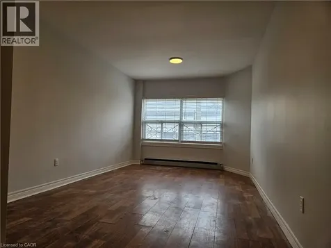 216 Parkdale Avenue North Hamilton ON L8H 5X5