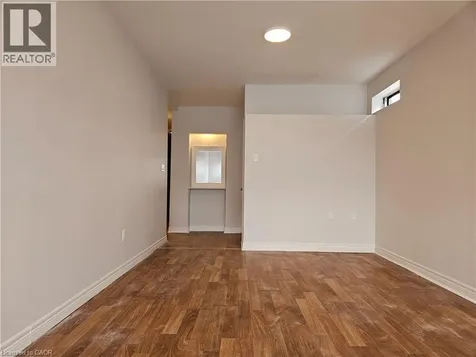 216 Parkdale Avenue North Hamilton ON L8H 5X5