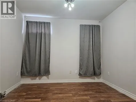 216 Parkdale Avenue North Hamilton ON L8H 5X5