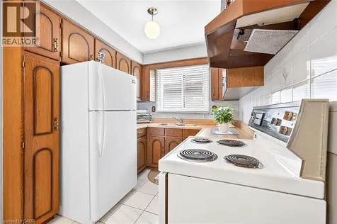 344 Enfield Road Burlington ON L7T 4E8
