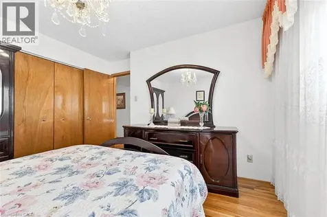 344 Enfield Road Burlington ON L7T 4E8