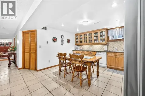 344 Enfield Road Burlington ON L7T 4E8