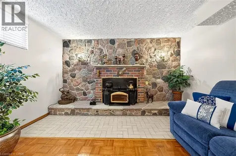 344 Enfield Road Burlington ON L7T 4E8