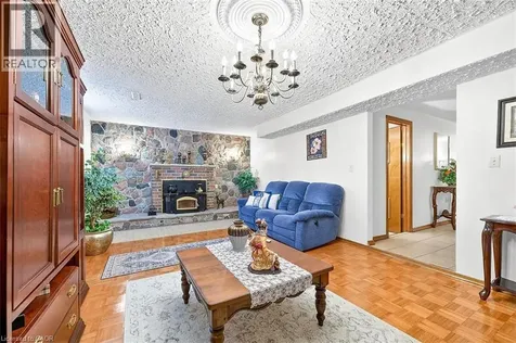 344 Enfield Road Burlington ON L7T 4E8