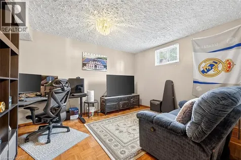 344 Enfield Road Burlington ON L7T 4E8