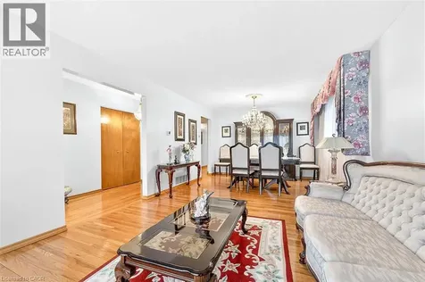 344 Enfield Road Burlington ON L7T 4E8