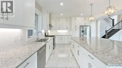 3934 Lasalle Woods Boulevard Lasalle ON N9H 0G6