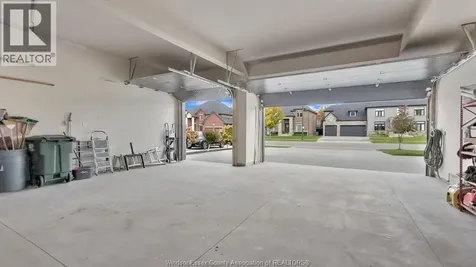 3934 Lasalle Woods Boulevard Lasalle ON N9H 0G6