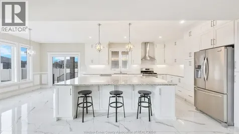3934 Lasalle Woods Boulevard Lasalle ON N9H 0G6