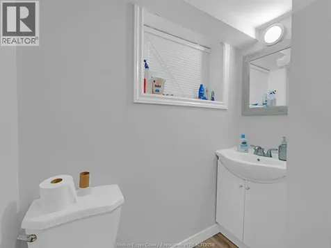 353 Indian Road Windsor ON N9E 2M1